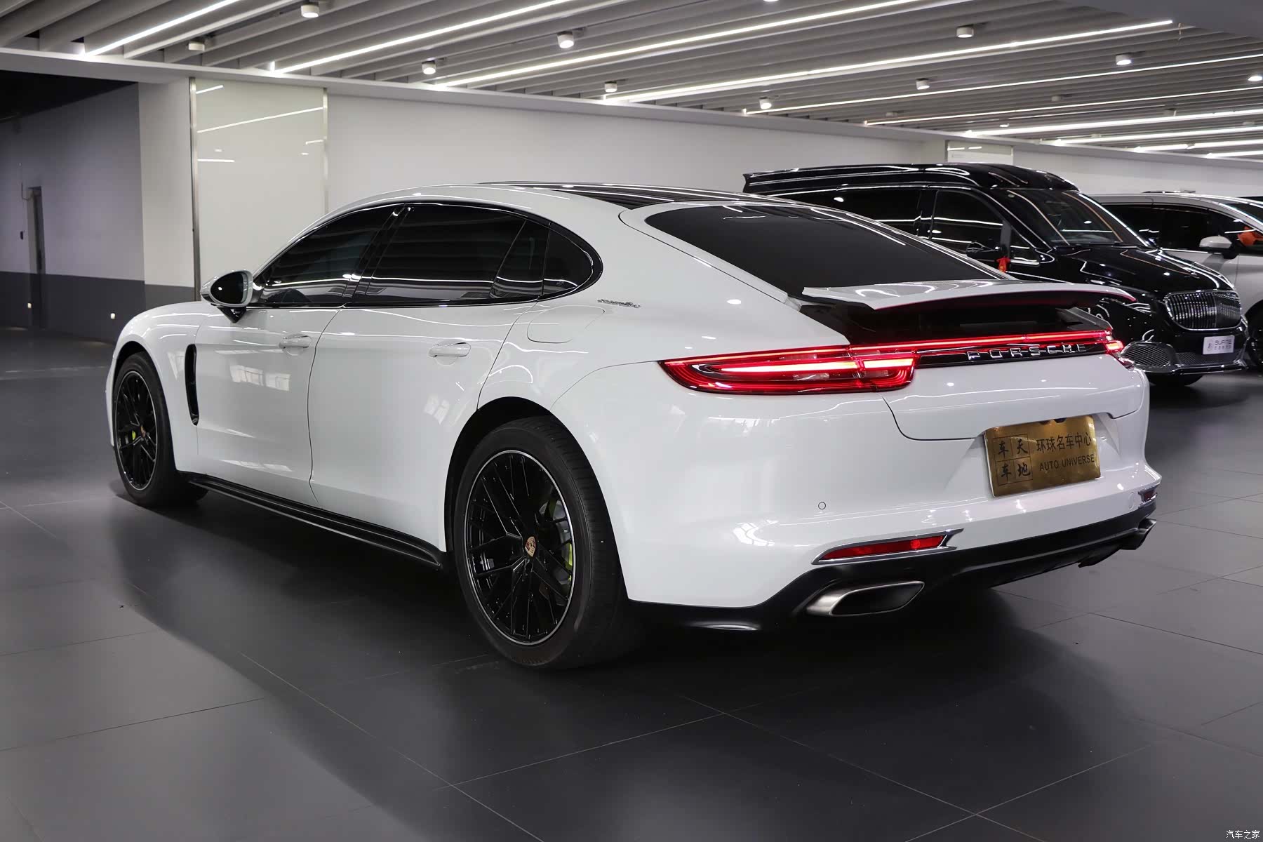 Porsche Panamera, 2018 все фото