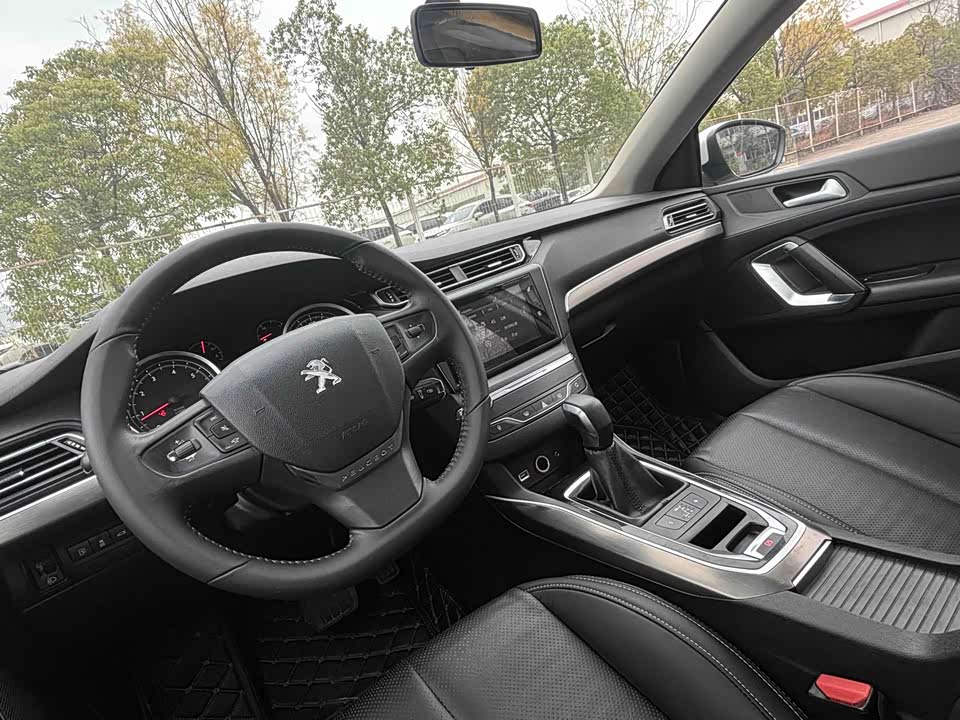 Peugeot 408