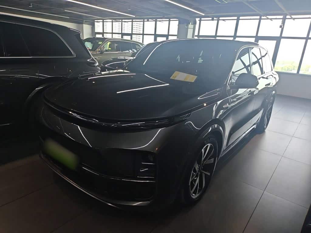 Li Auto L8