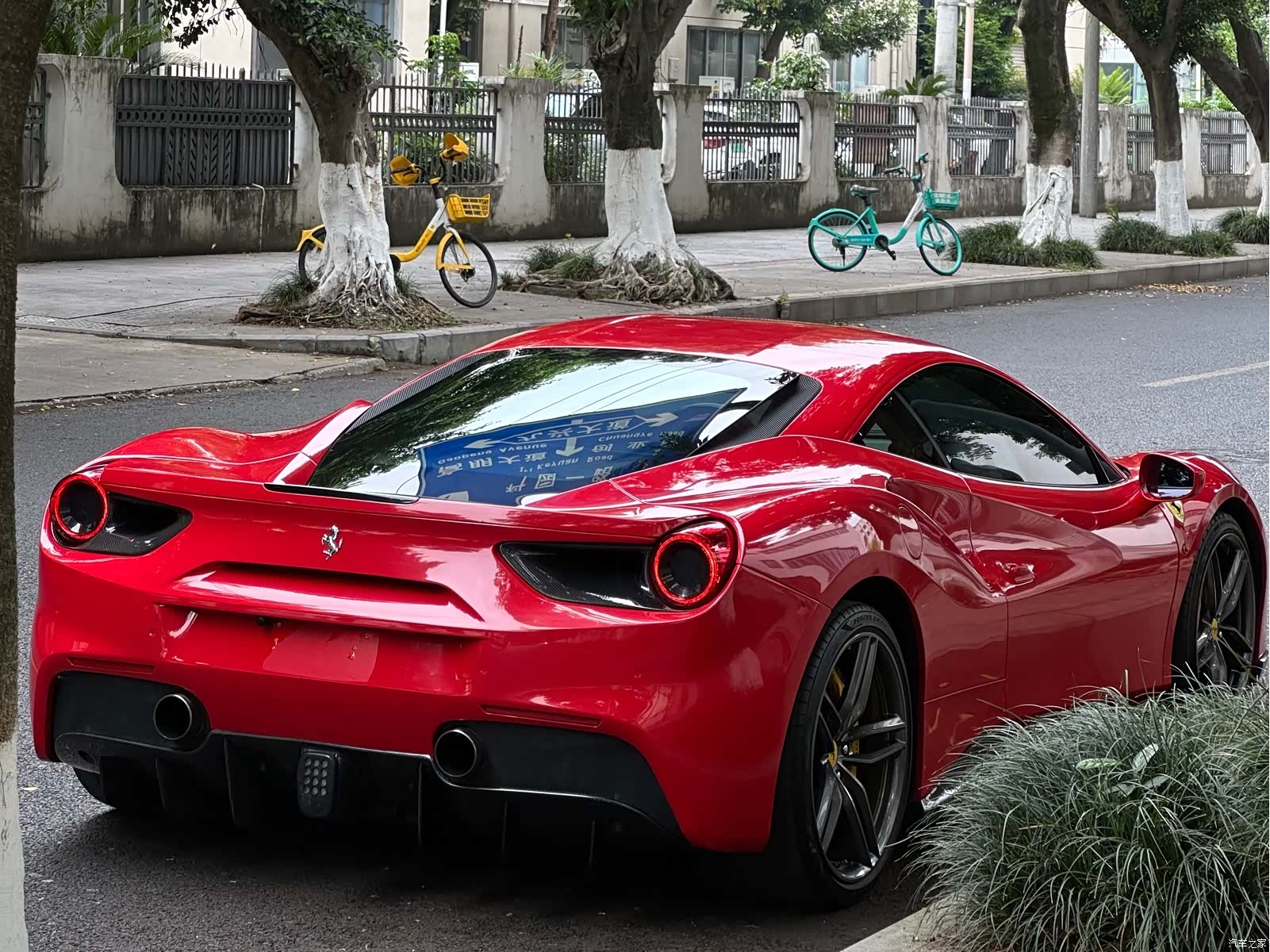 Ferrari 488, 2016 3