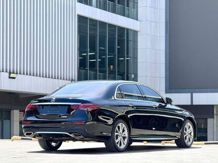 Mercedes-Benz E-Class, 2023 16