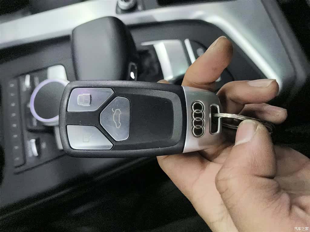 Audi A4L, 2018 17