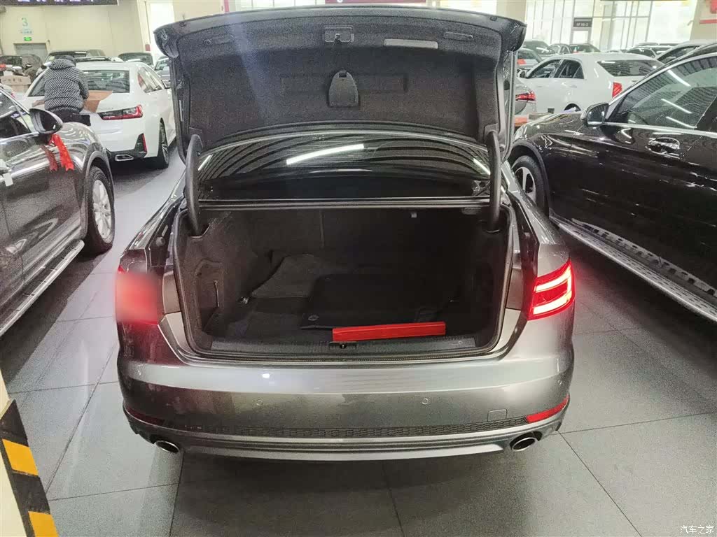 Audi A4L, 2018 15