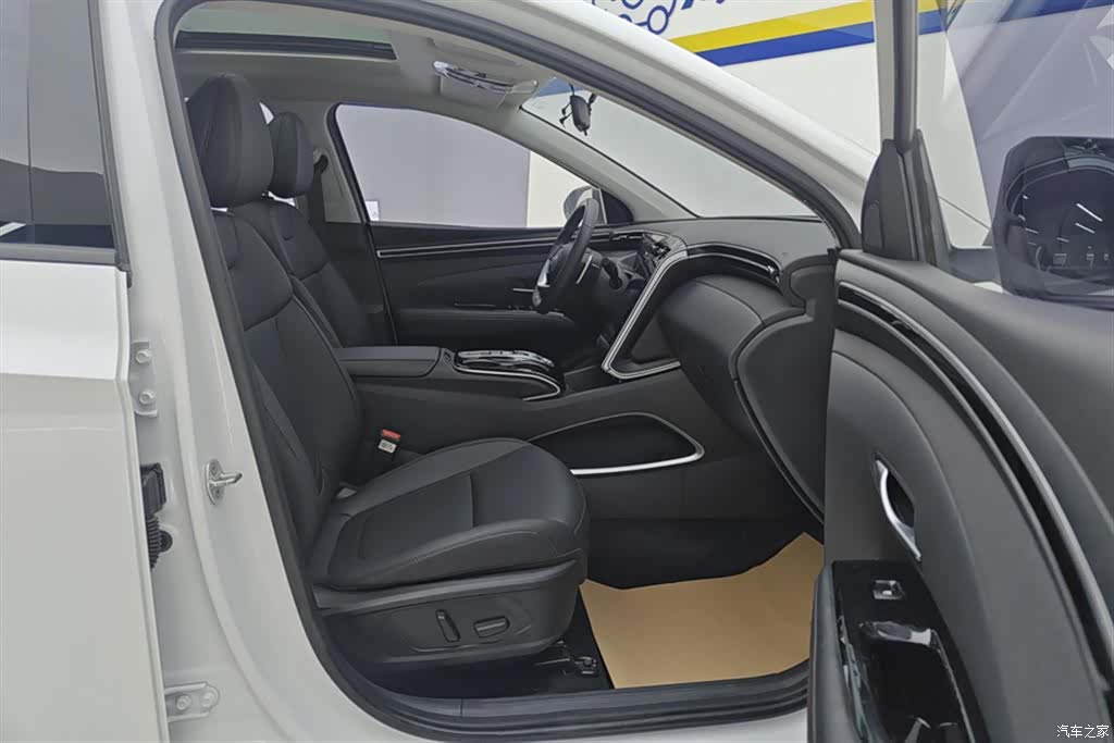 Hyundai Tucson L, 2023 8