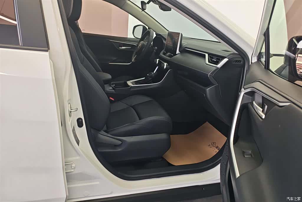 Toyota Wildlander, 2023 8