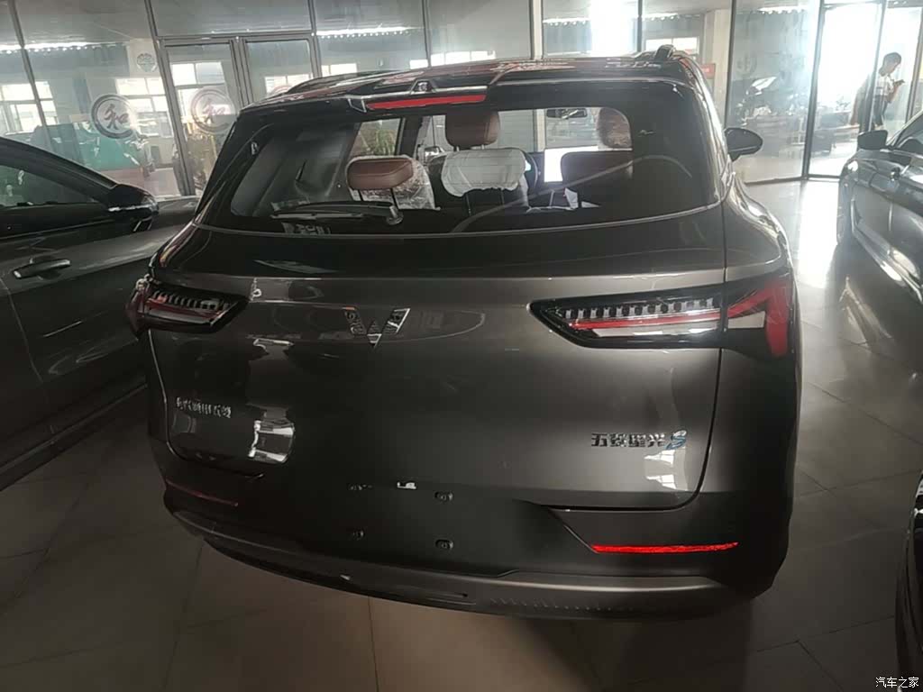 Wuling Starlight, 2025 6