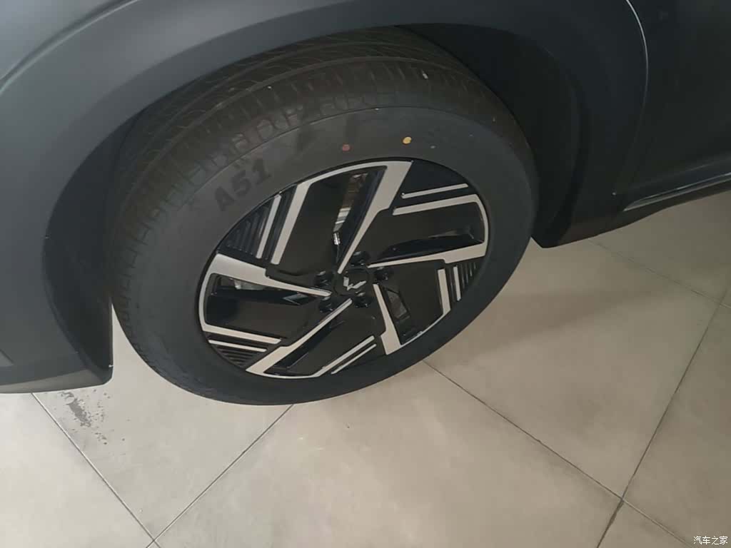 Wuling Starlight, 2025 23