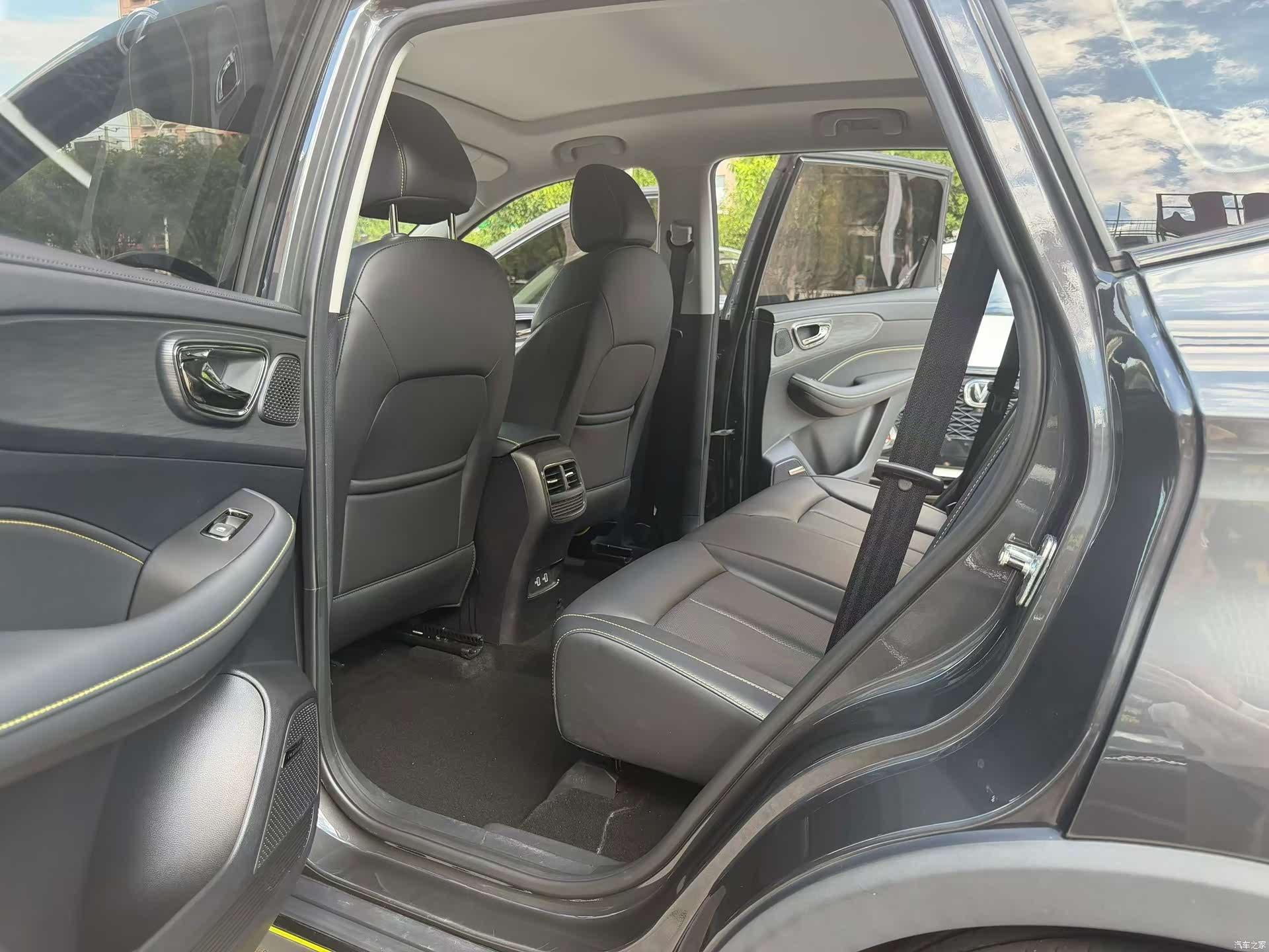 Roewe RX5, 2022 все фото