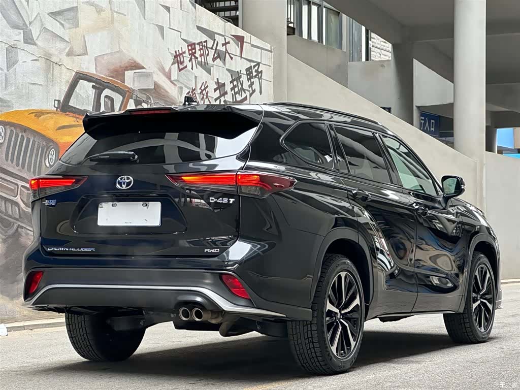 Toyota Crown, 2024 все фото