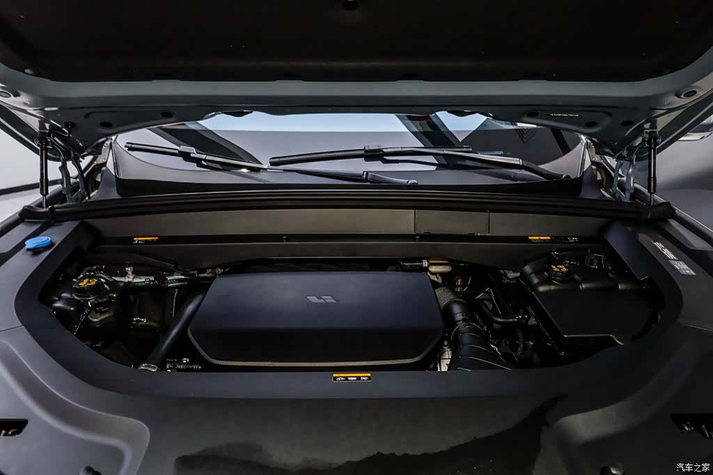 Li Auto L8, 2025 26