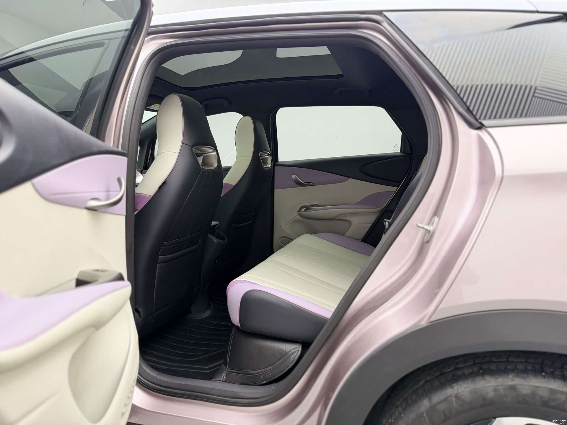 BYD Dolphin, 2022 11