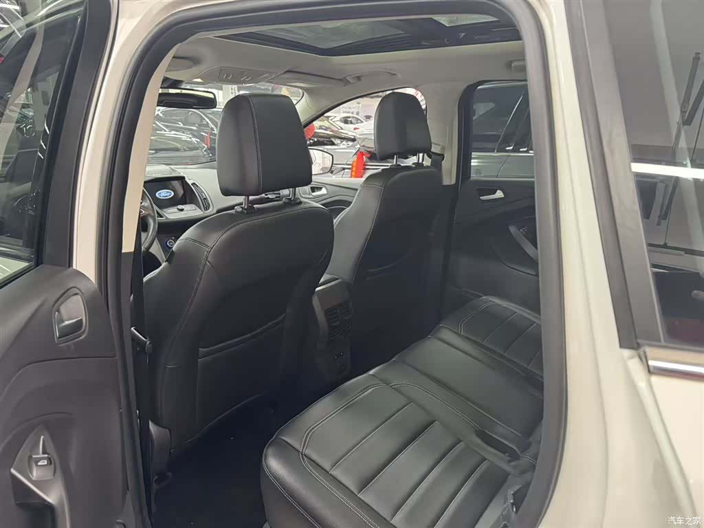 Ford Kuga, 2021 7
