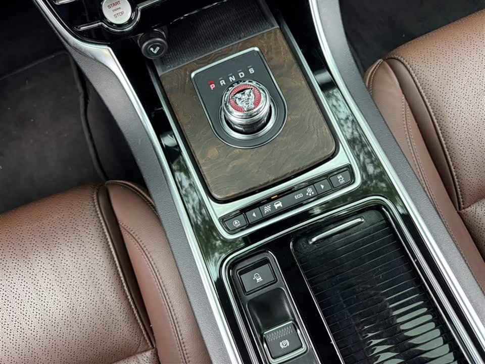 Jaguar XFL Jaguar XFL