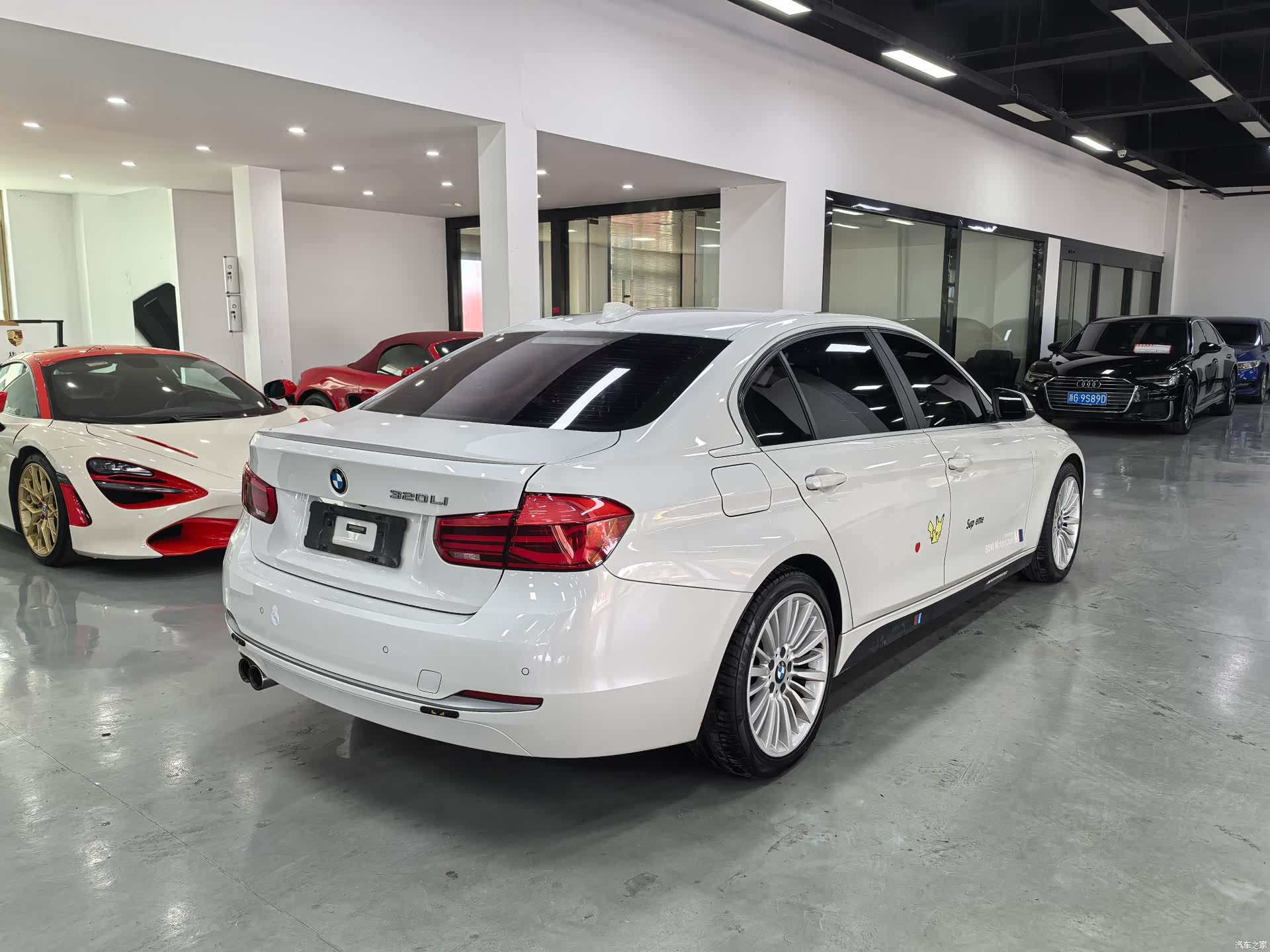 BMW 3 Series, 2018 все фото