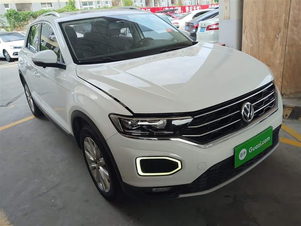 Volkswagen T-ROC exploring Songs