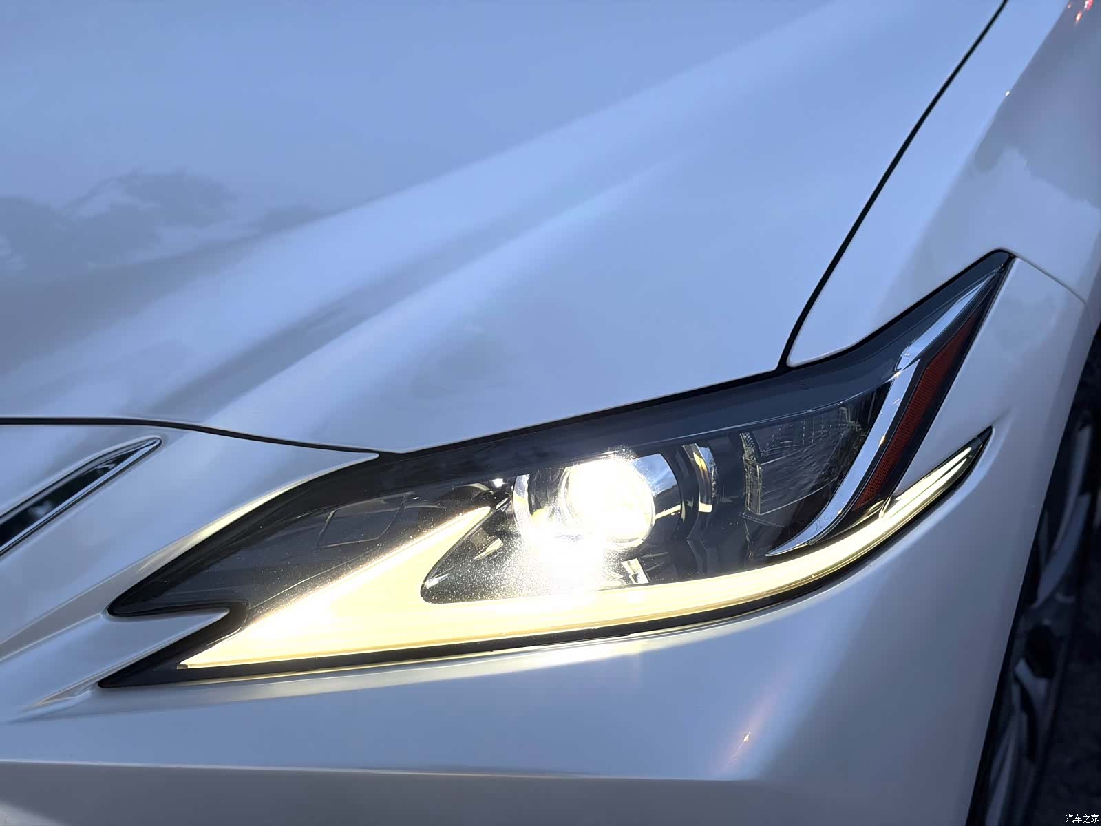 Lexus ES, 2019 16