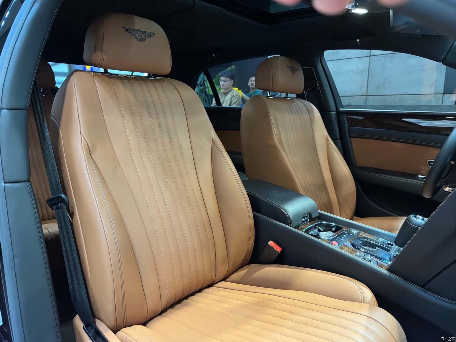 Bentley Flying Spur, 2019 14