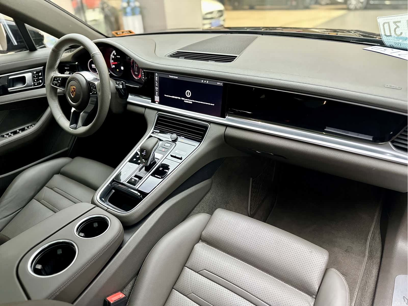 Porsche Panamera, 2017 все фото