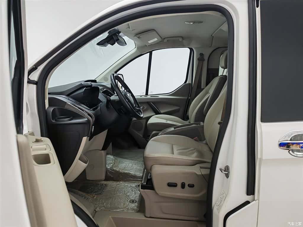 Ford Tourneo, 2017 10