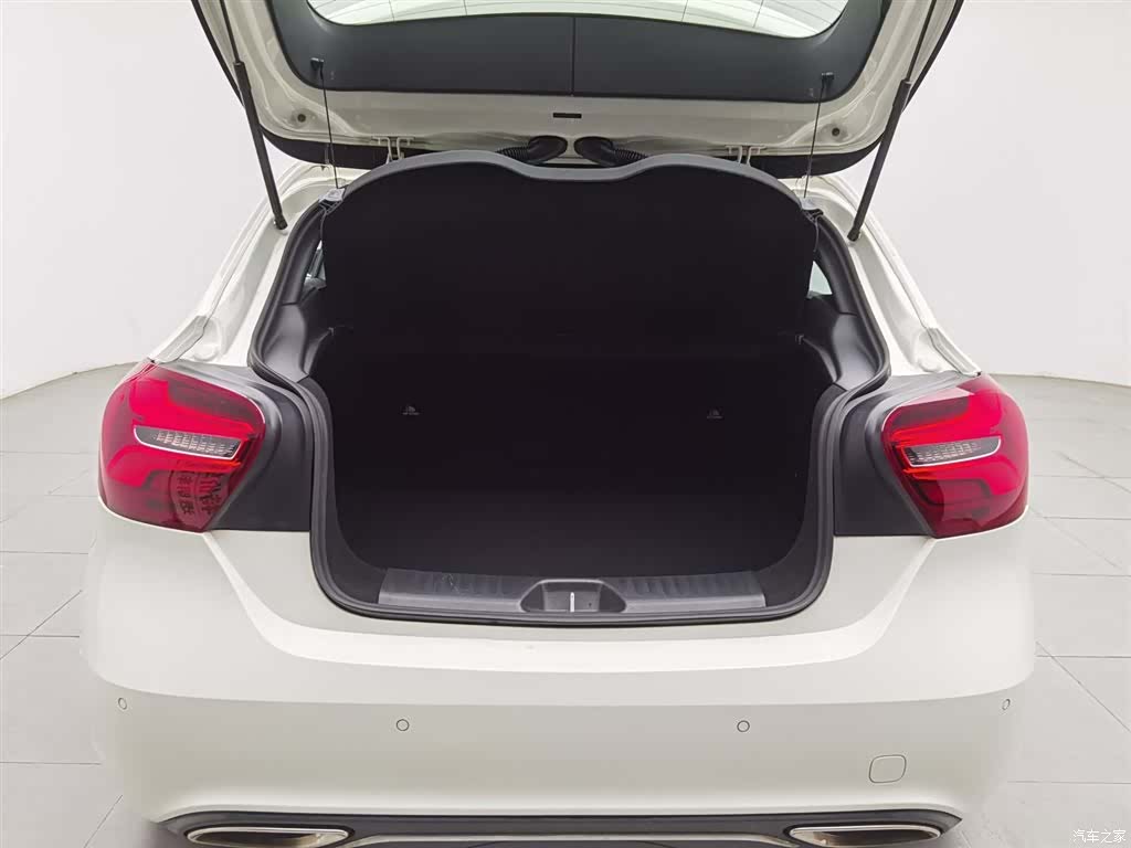 Mercedes-Benz A-Class, 2018 16