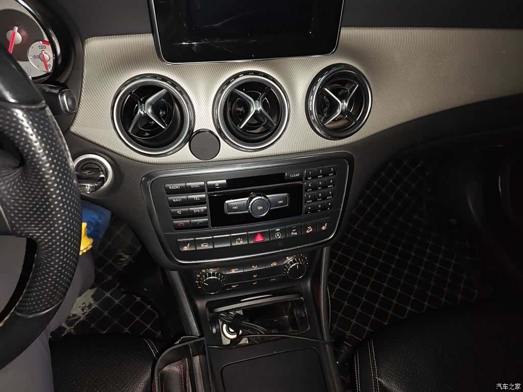 Mercedes-Benz GLA, 2015 9