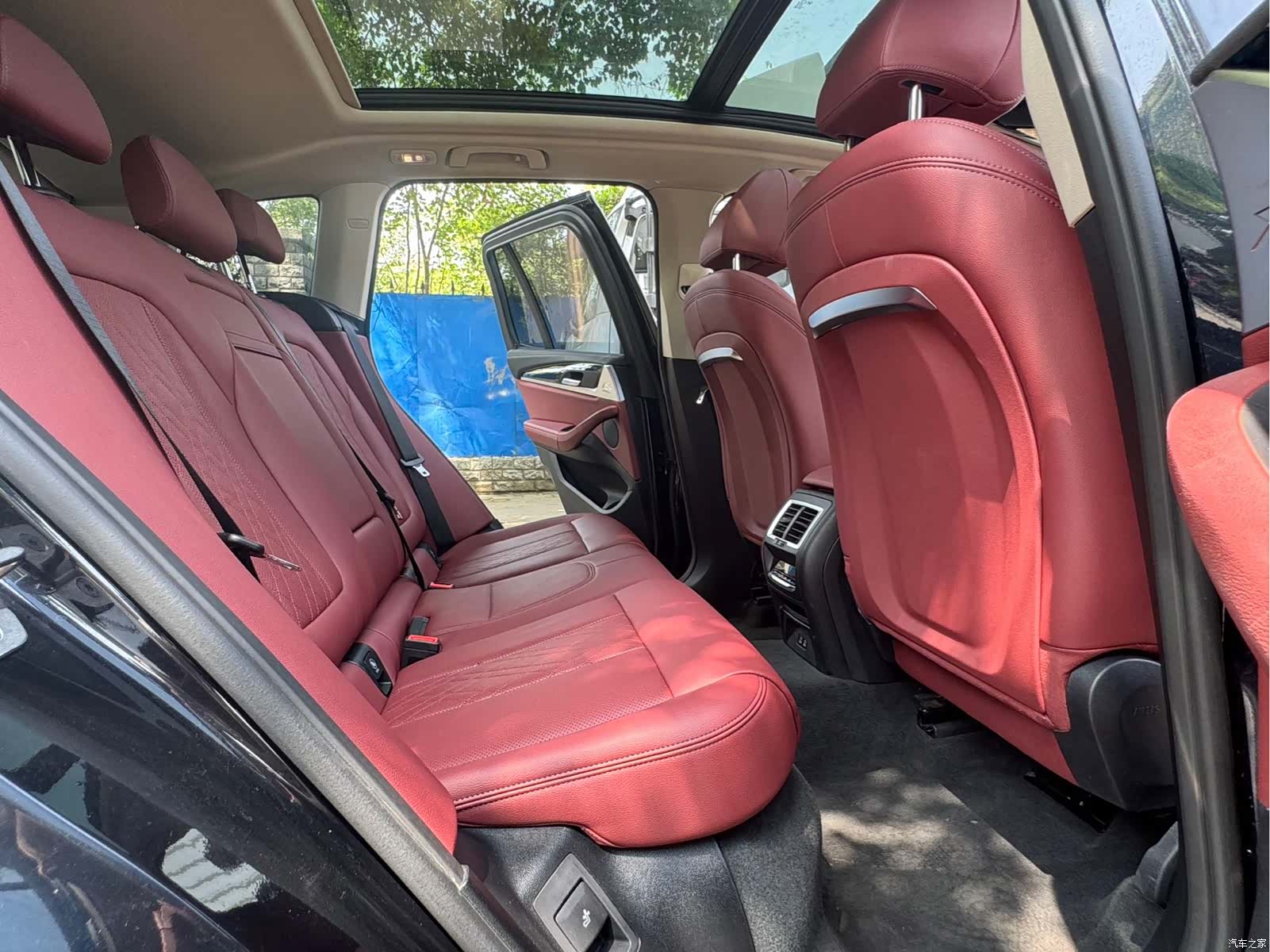 BMW iX3, 2024 13