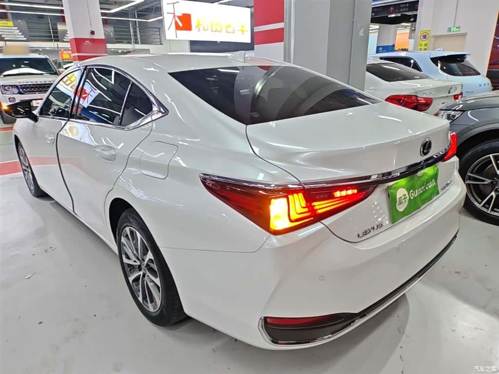 Lexus ES, 2024 все фото