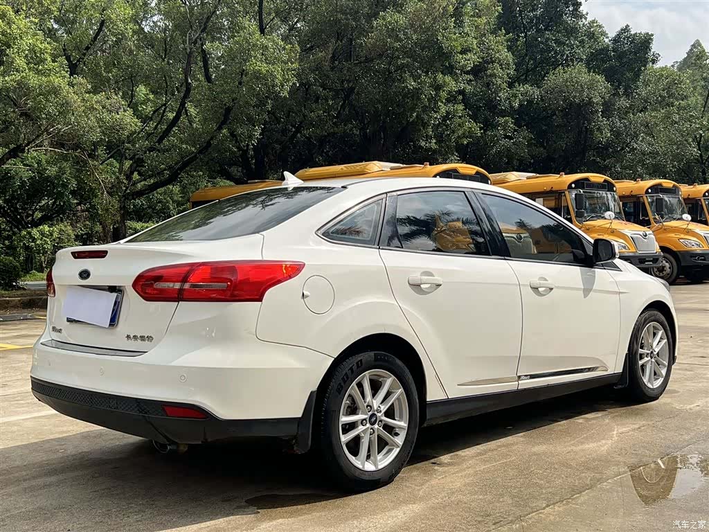 Ford Focus, 2015 7