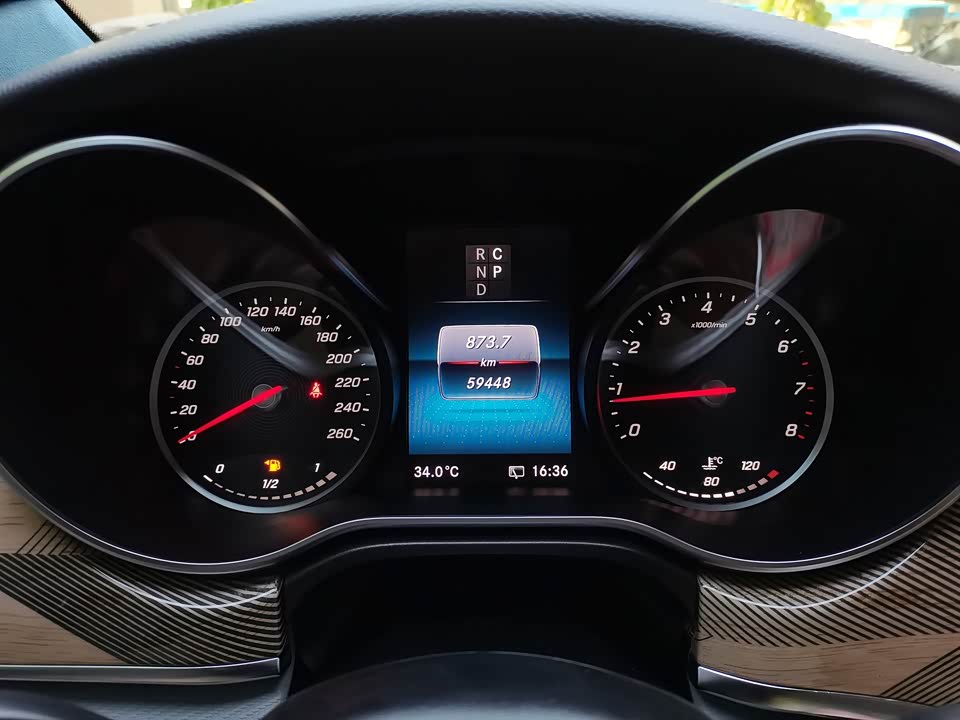 Mercedes-Benz V-class