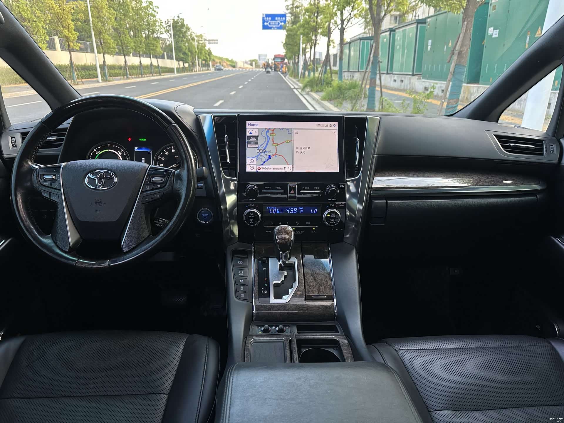 Toyota Alphard, 2021 9