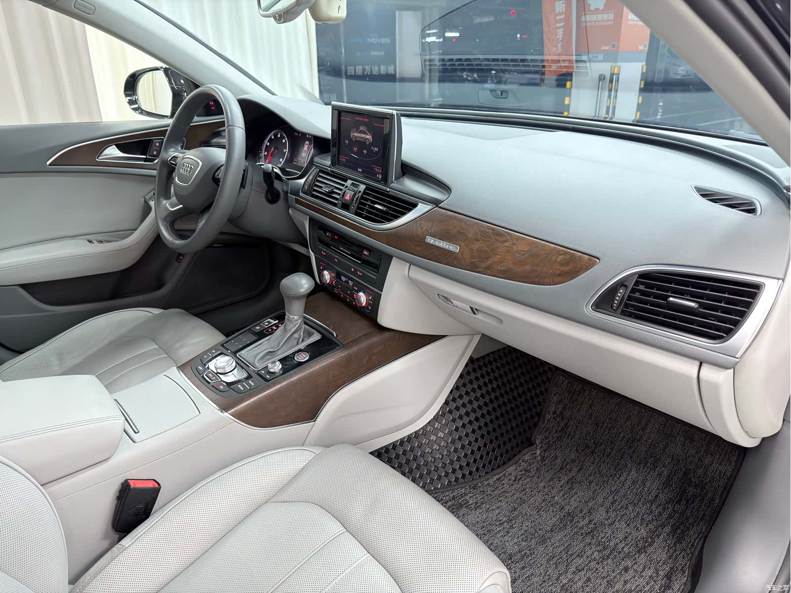 Audi A6L, 2014 16