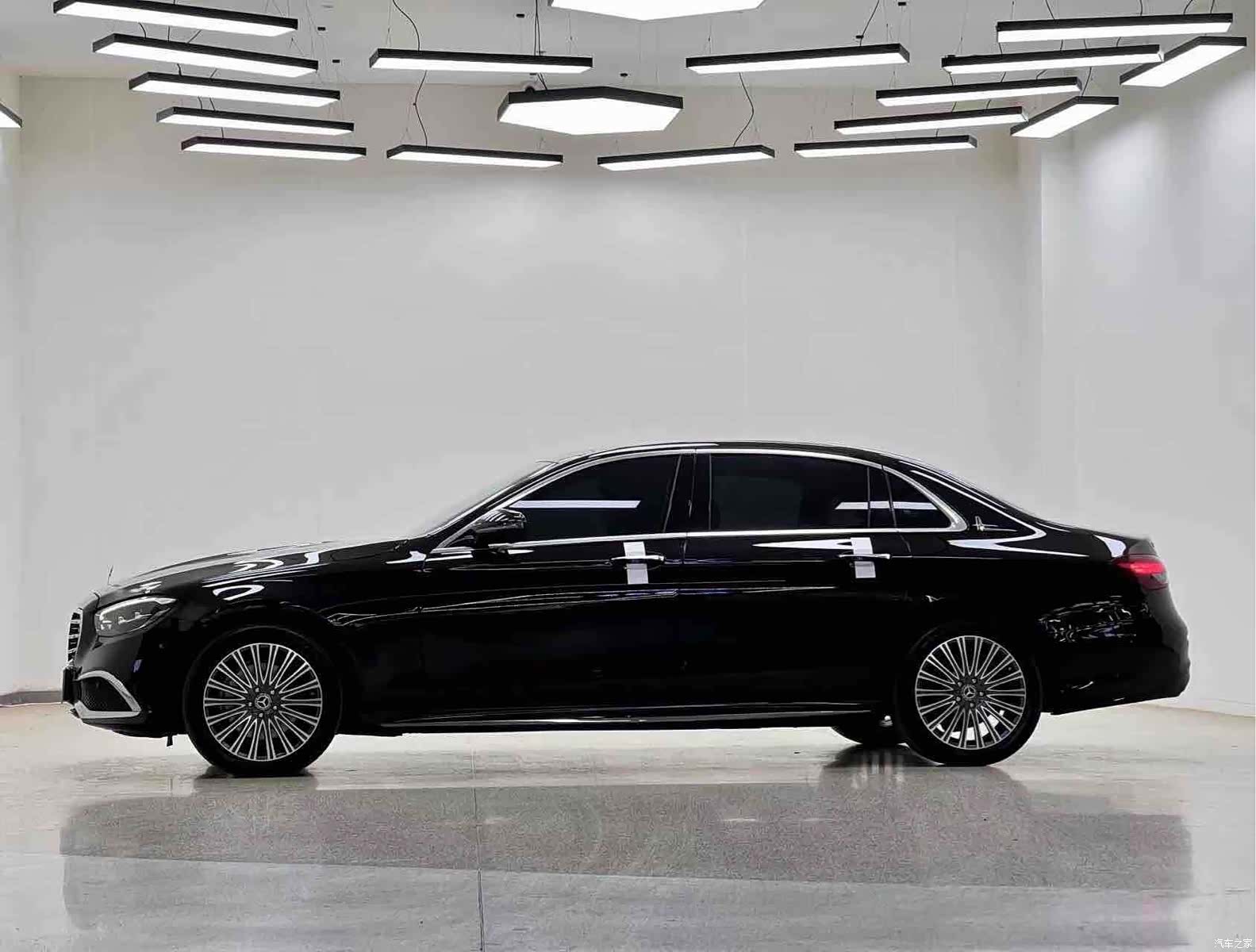 Mercedes-Benz E-Class, 2023 4