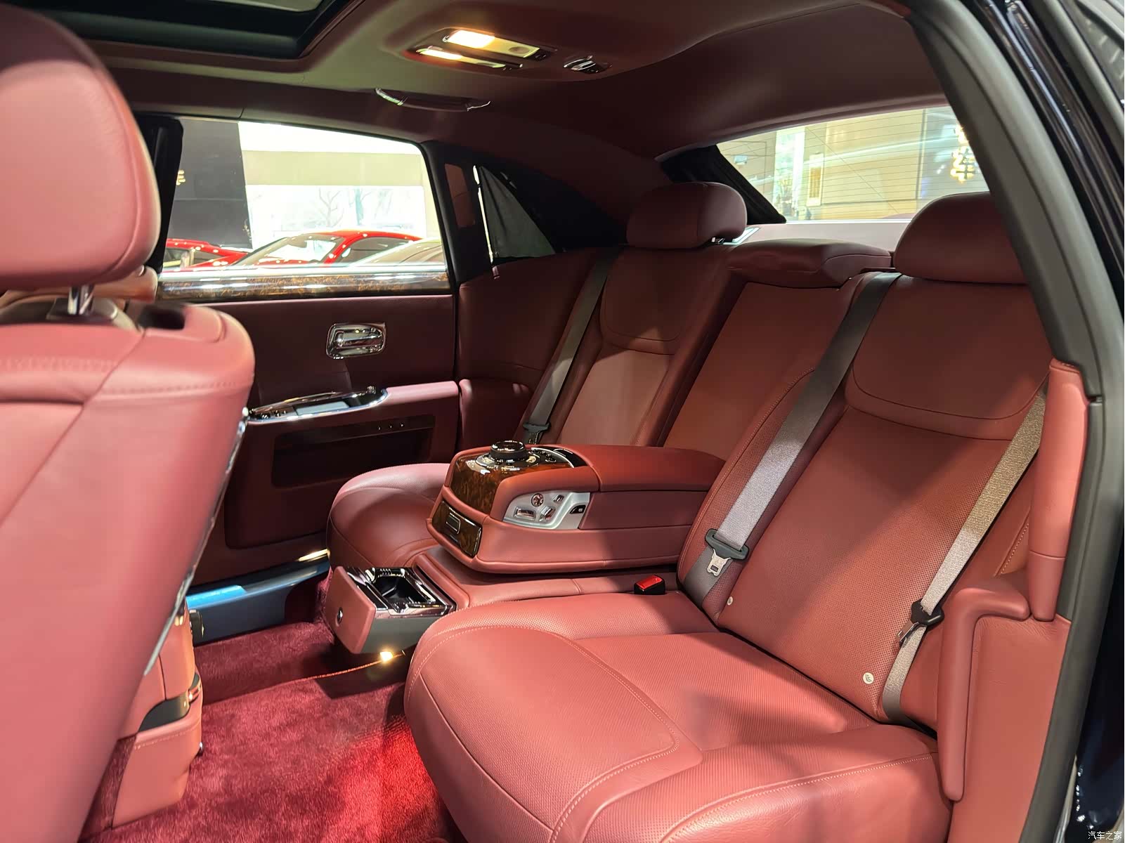 Rolls-Royce Ghost, 2015 14