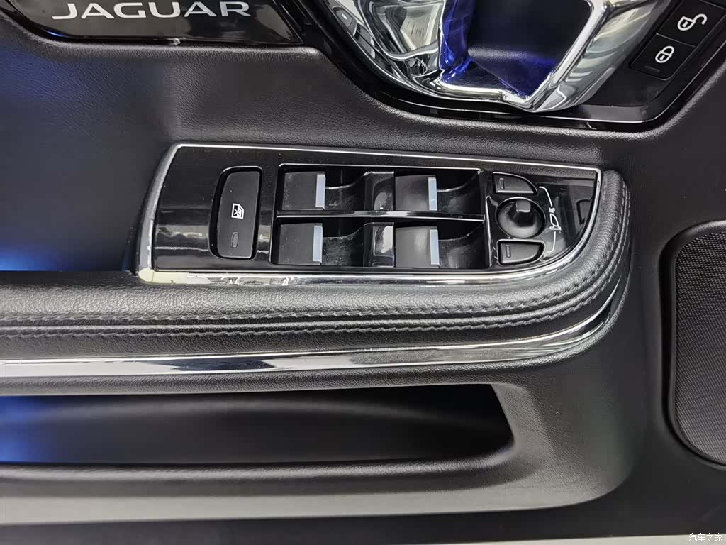 Jaguar XJ, 2014 9