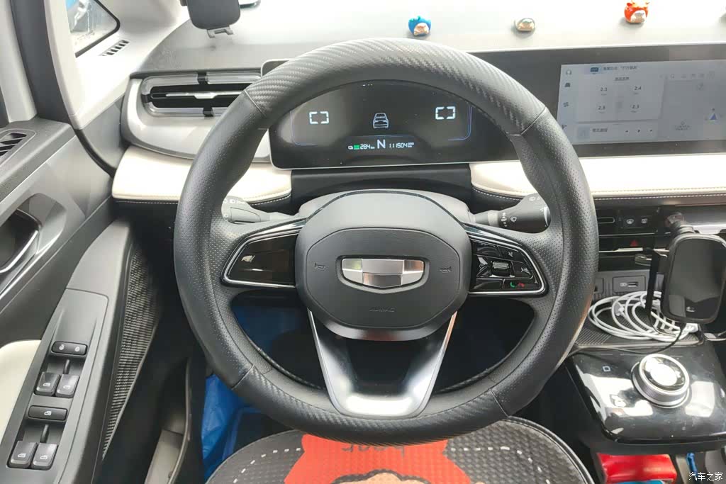 Geely E, 2023 15