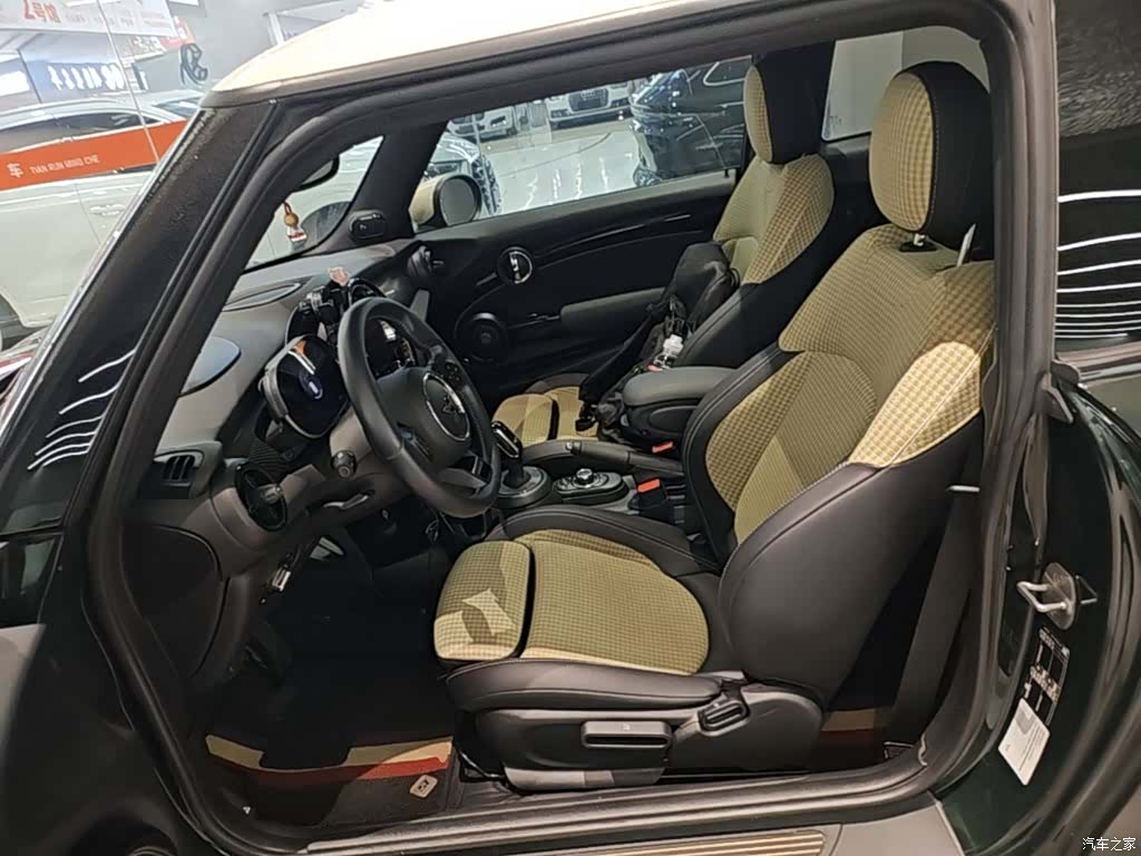 Mini Cooper, 2023 15