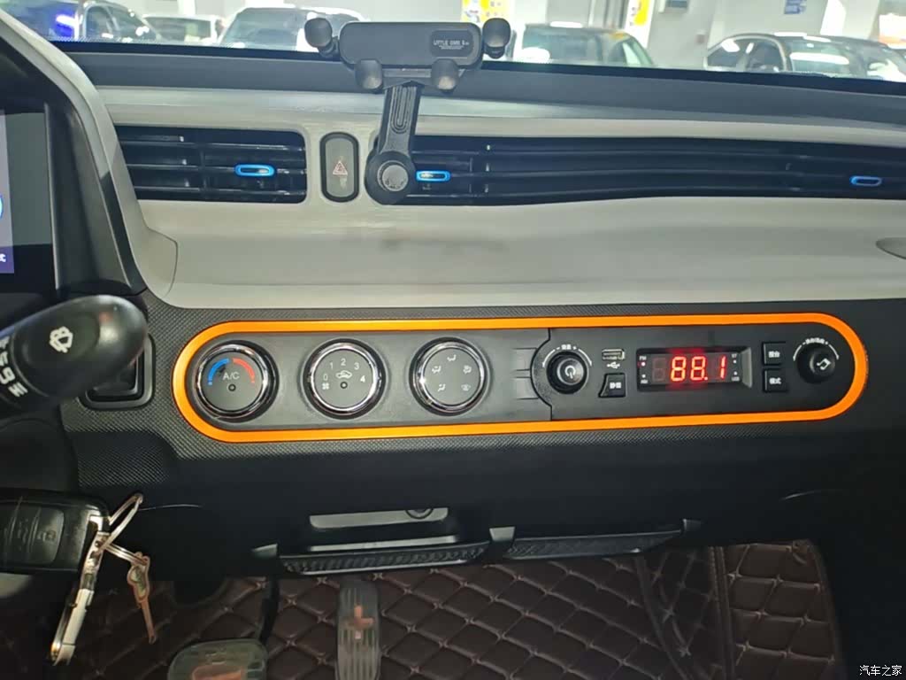 Wuling MINIEV, 2020 13
