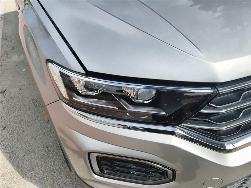 Volkswagen T-ROC exploring Songs