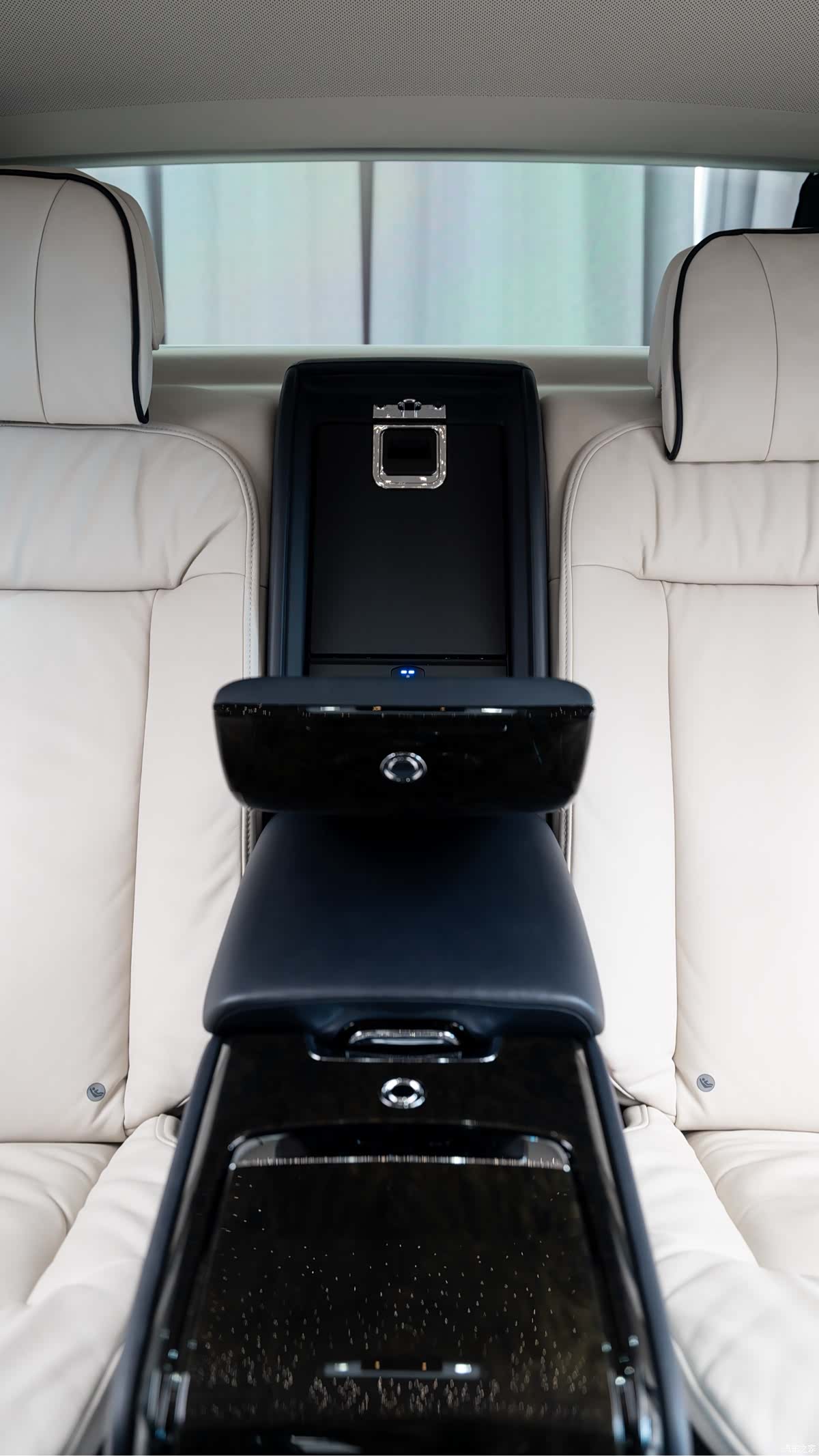 Rolls-Royce Phantom, 2020 17