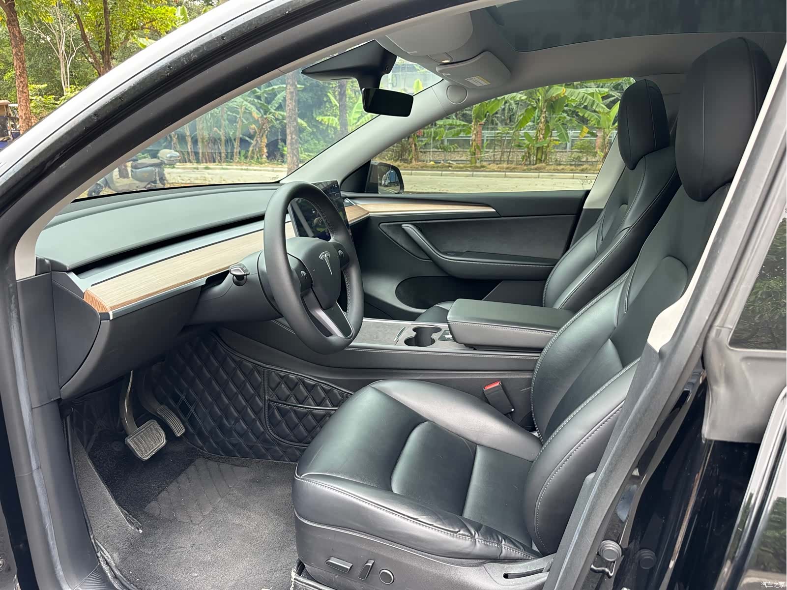 Tesla Model Y, 2022 4
