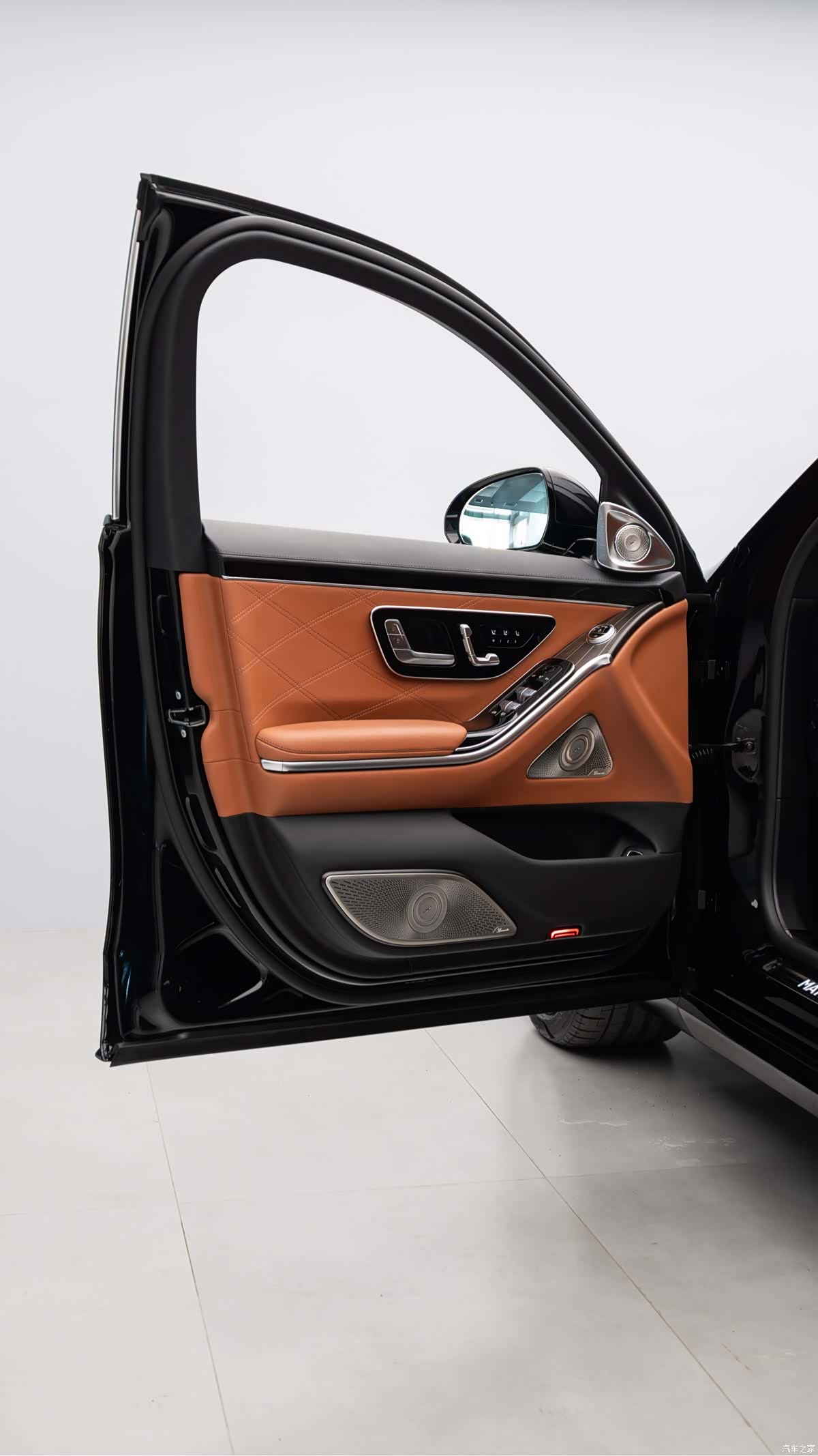 Maybach S-Class, 2023 все фото