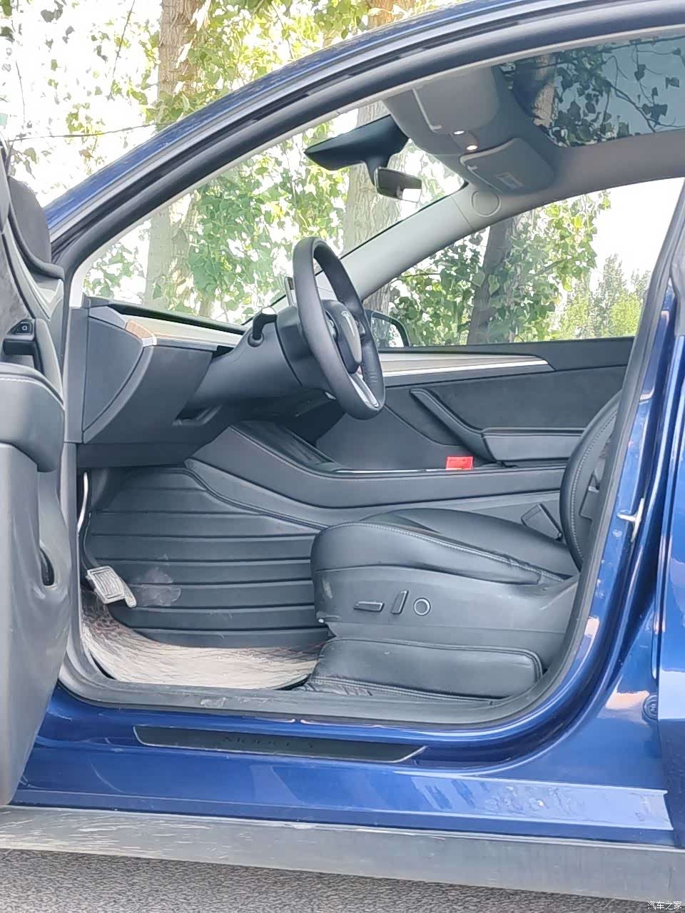Tesla Model Y, 2022 4