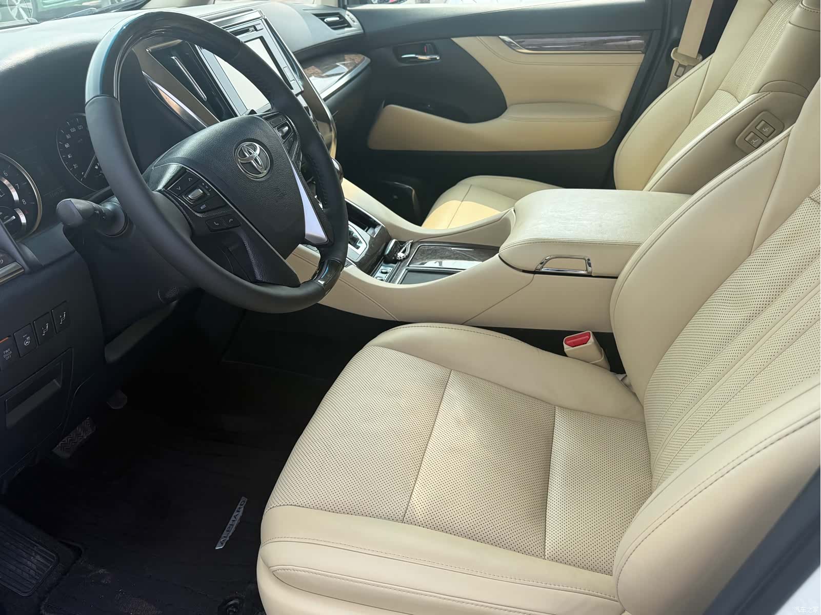 Toyota Alphard, 2019 4