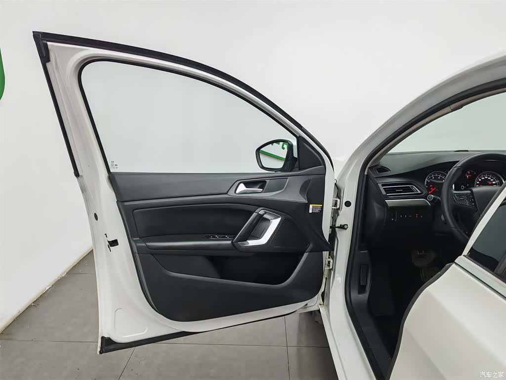 Peugeot 408, 2018 8