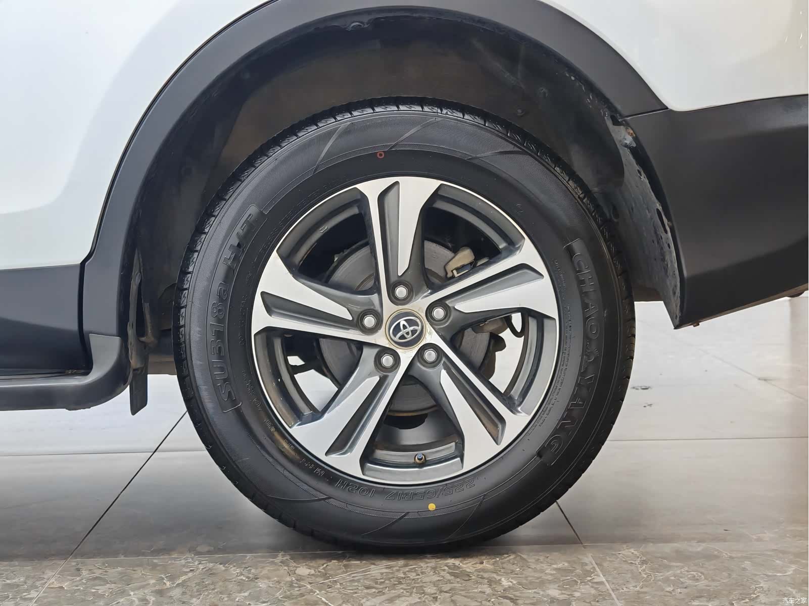 Toyota RAV4, 2016 9