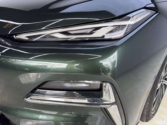 Geely 8, 2025 18