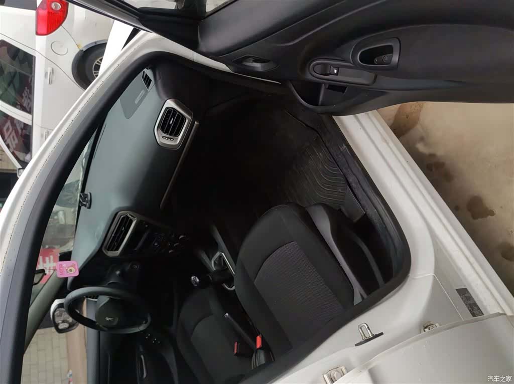 Peugeot 301, 2017 15