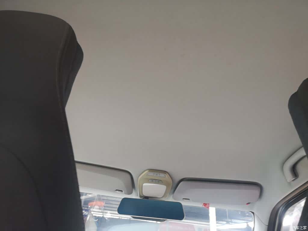 Wuling E200, 2019 18