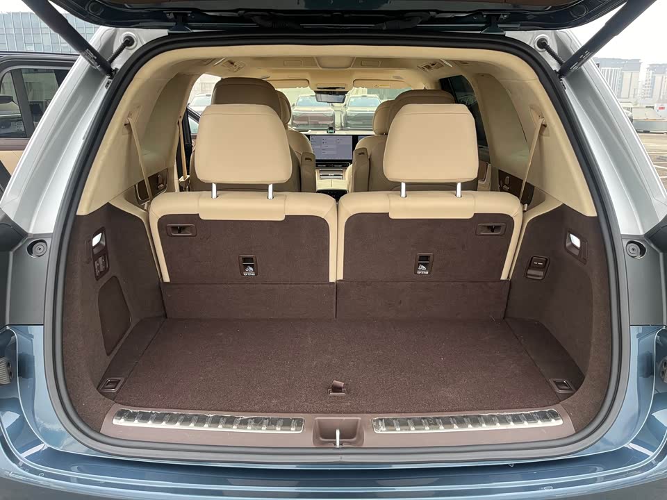 AITO Ask the world M9