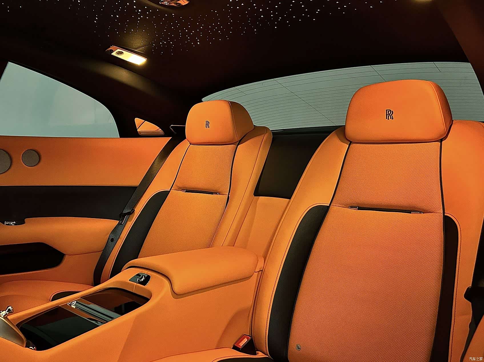 Rolls-Royce Wraith, 2021 все фото
